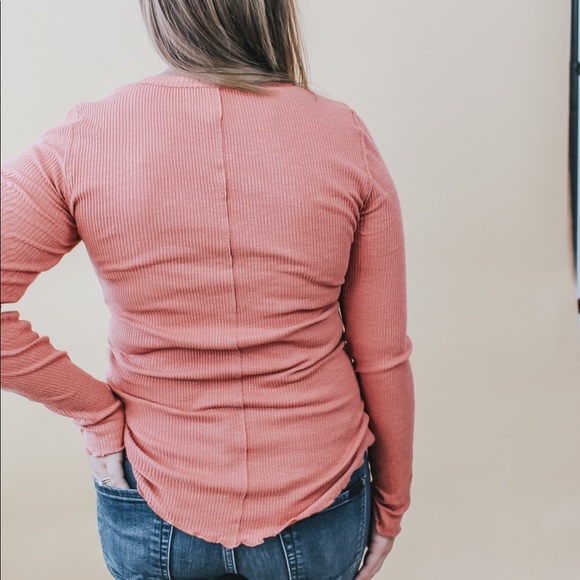 Poppy Frill Hem Thermal Knit Top - Picture 4 of 6